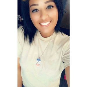 Meet your Posher, Crystal